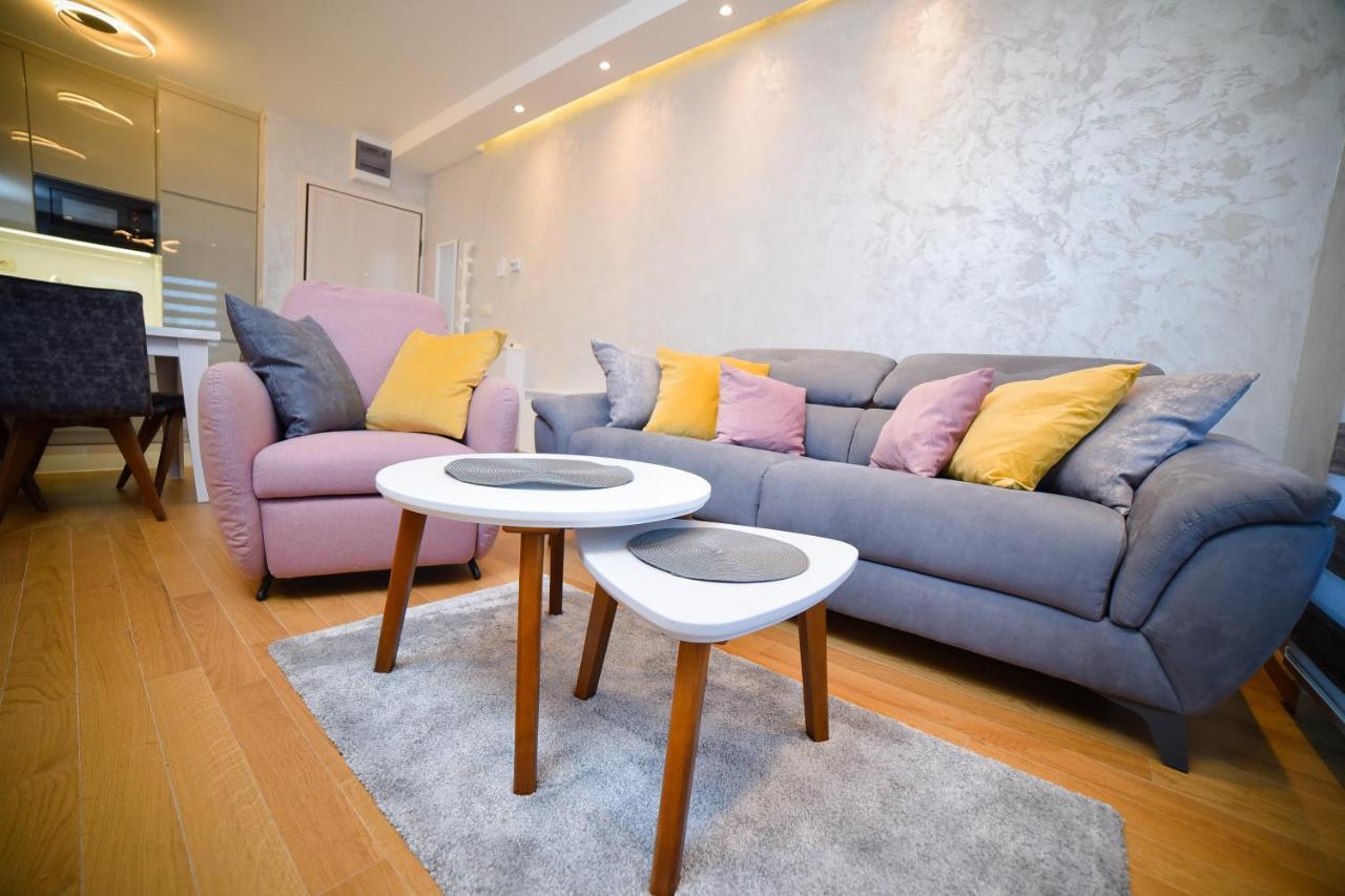 Apartment Center Valley In Pekovic *